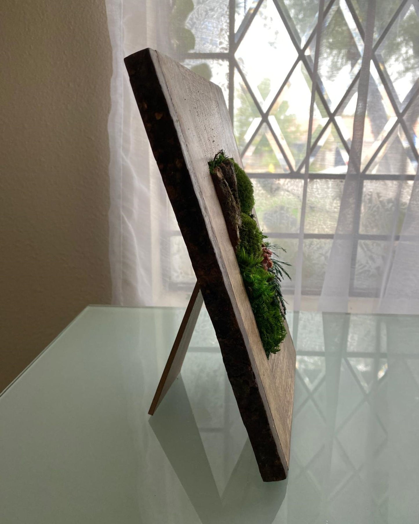 Table Frame Moss Wall