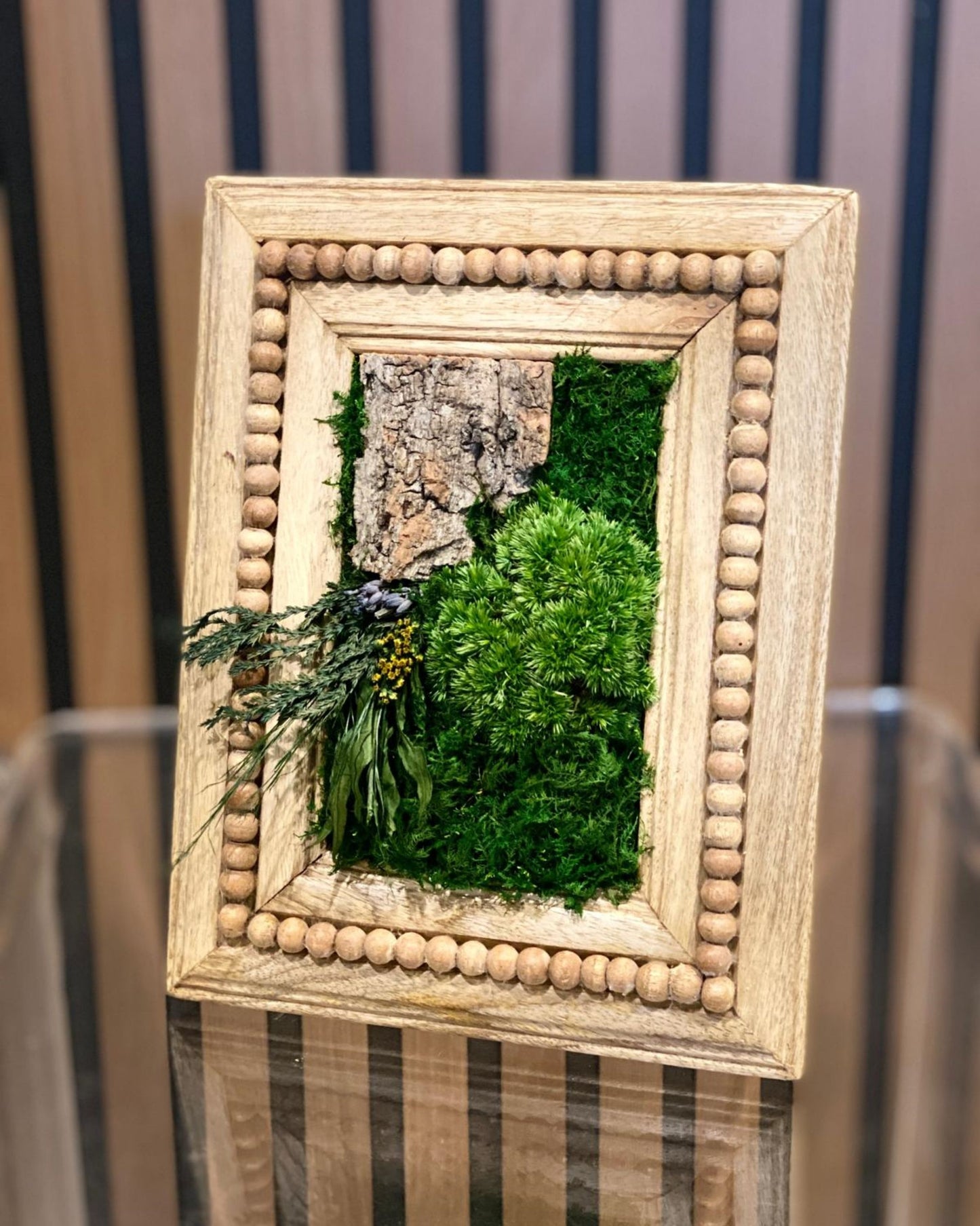 Table Frame Moss Wall