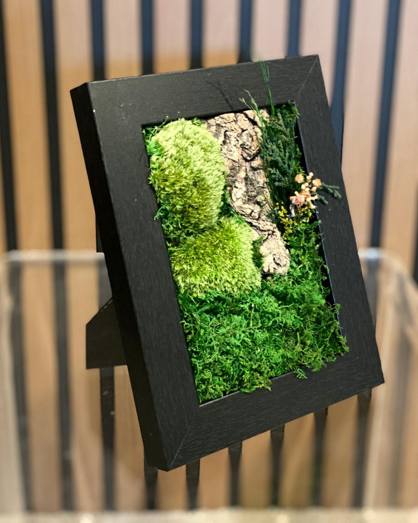 Table Frame Moss Wall