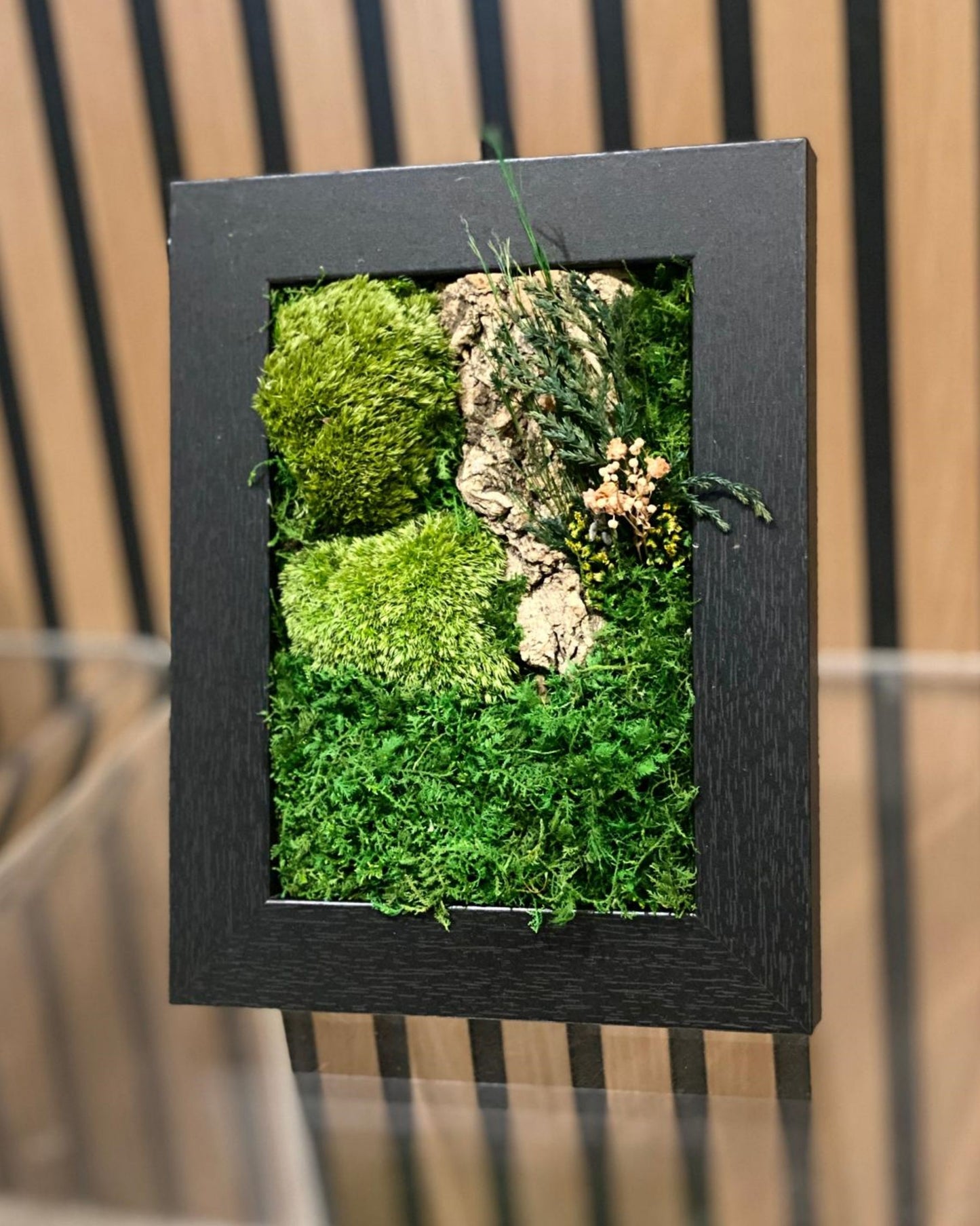 Table Frame Moss Wall