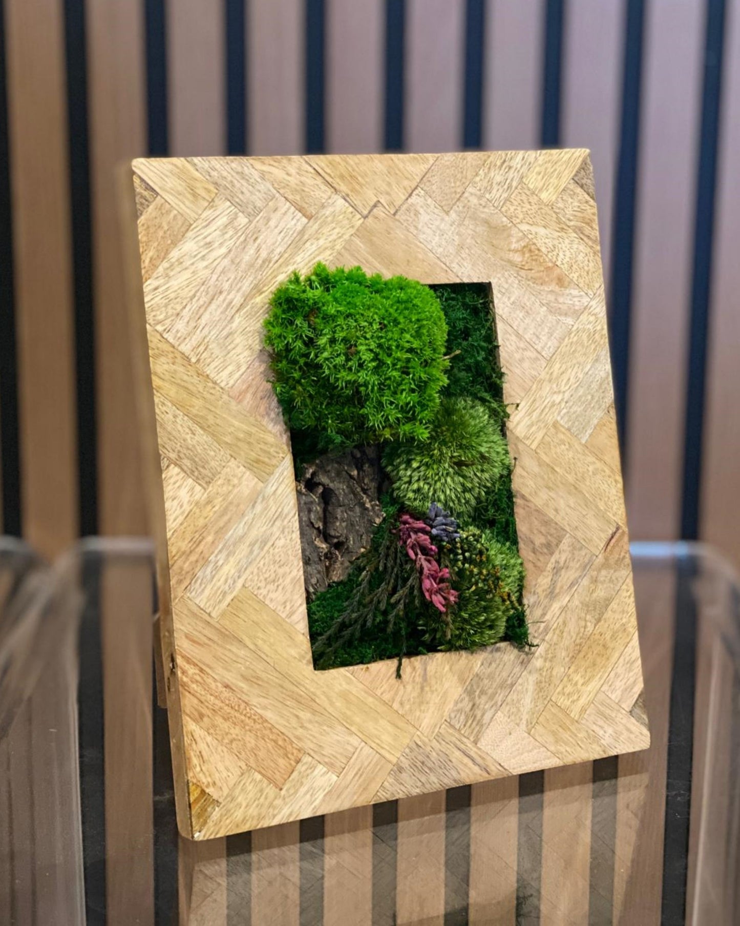 Table Frame Moss Wall